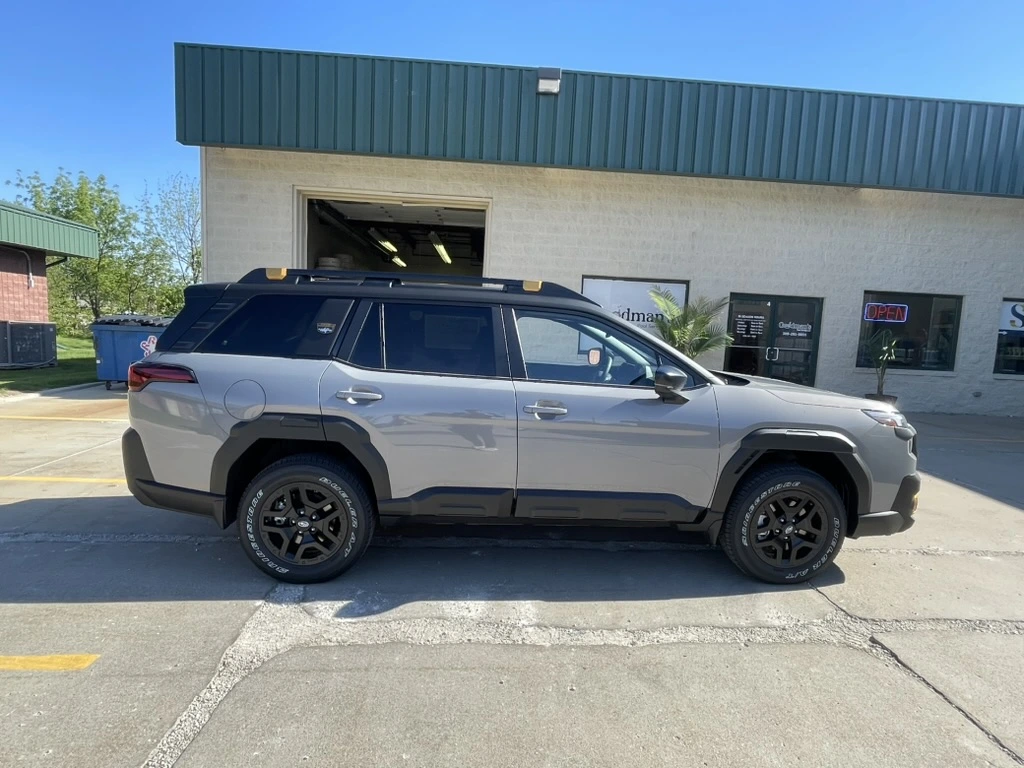 Gray Subaru Forester tuxedo wrap for Uftring Subaru.